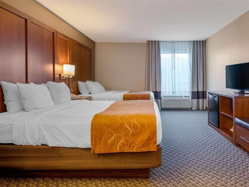 Comfort Suites South Haven Near I-96 Екстер'єр фото