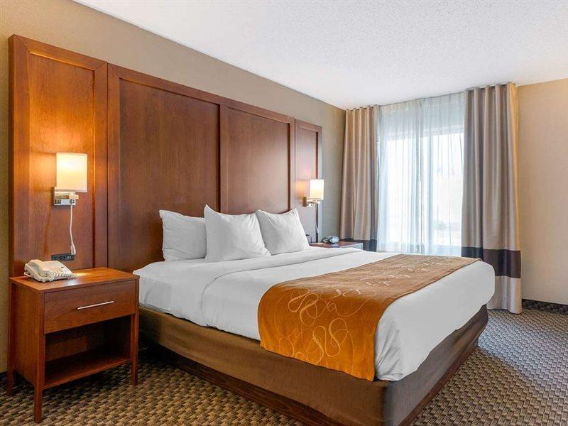 Comfort Suites South Haven Near I-96 Екстер'єр фото