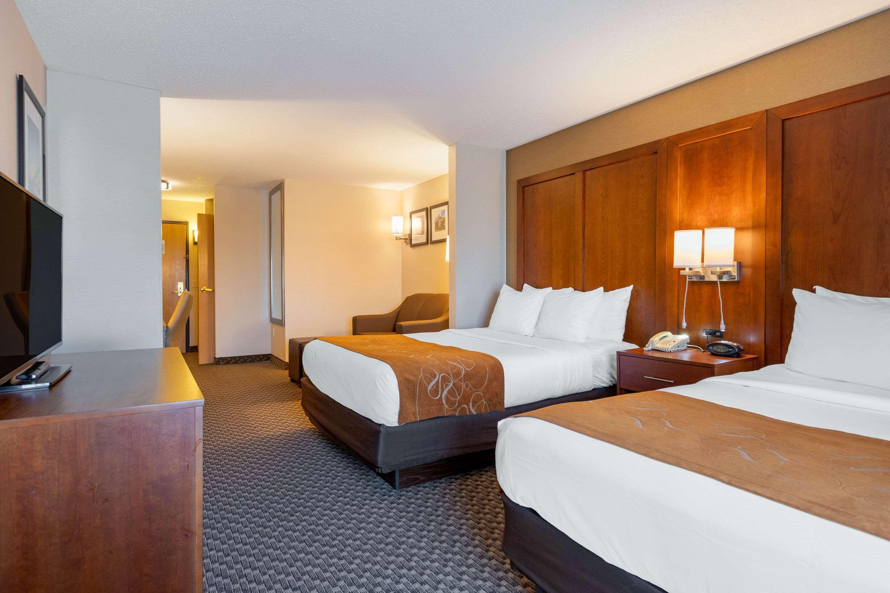 Comfort Suites South Haven Near I-96 Екстер'єр фото
