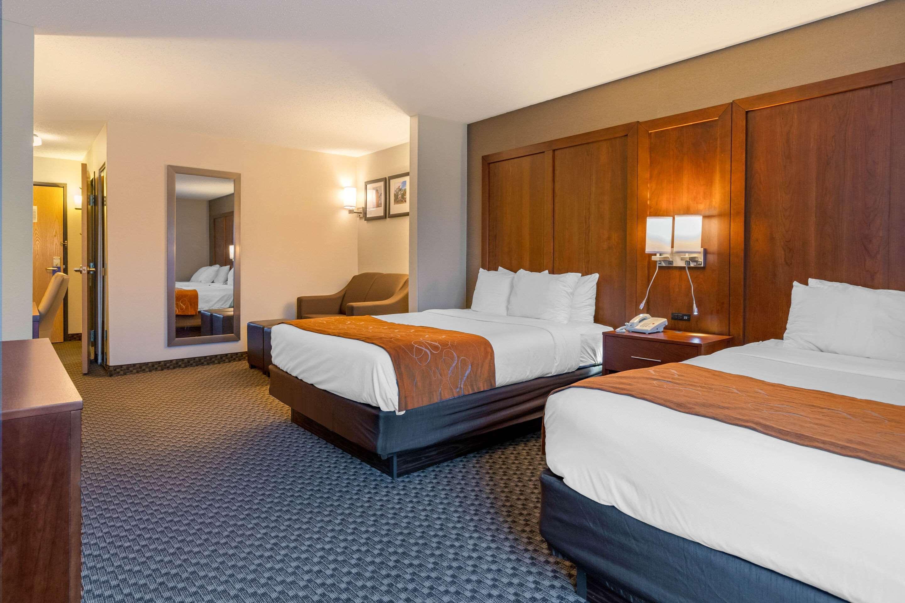 Comfort Suites South Haven Near I-96 Екстер'єр фото
