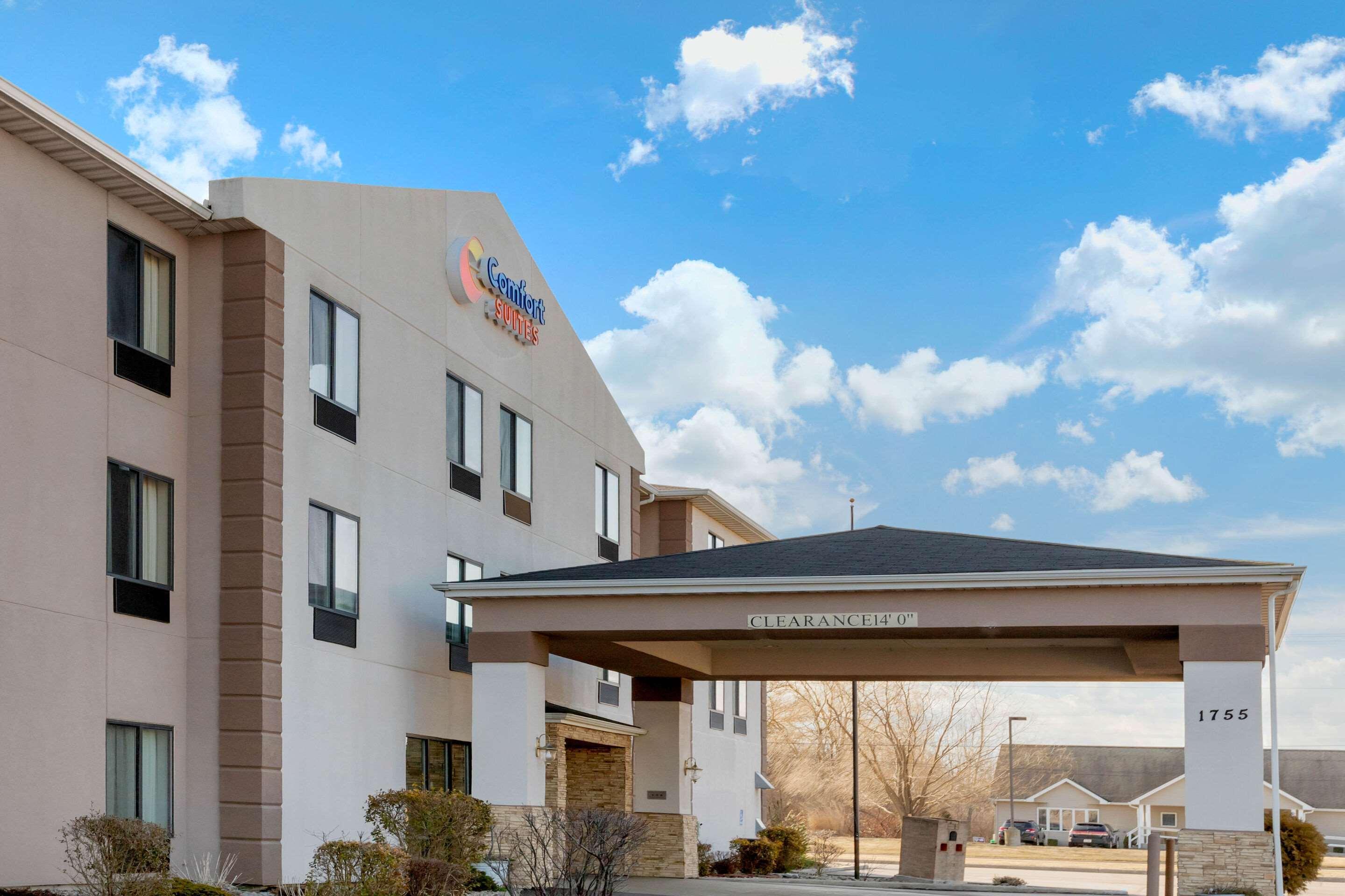 Comfort Suites South Haven Near I-96 Екстер'єр фото