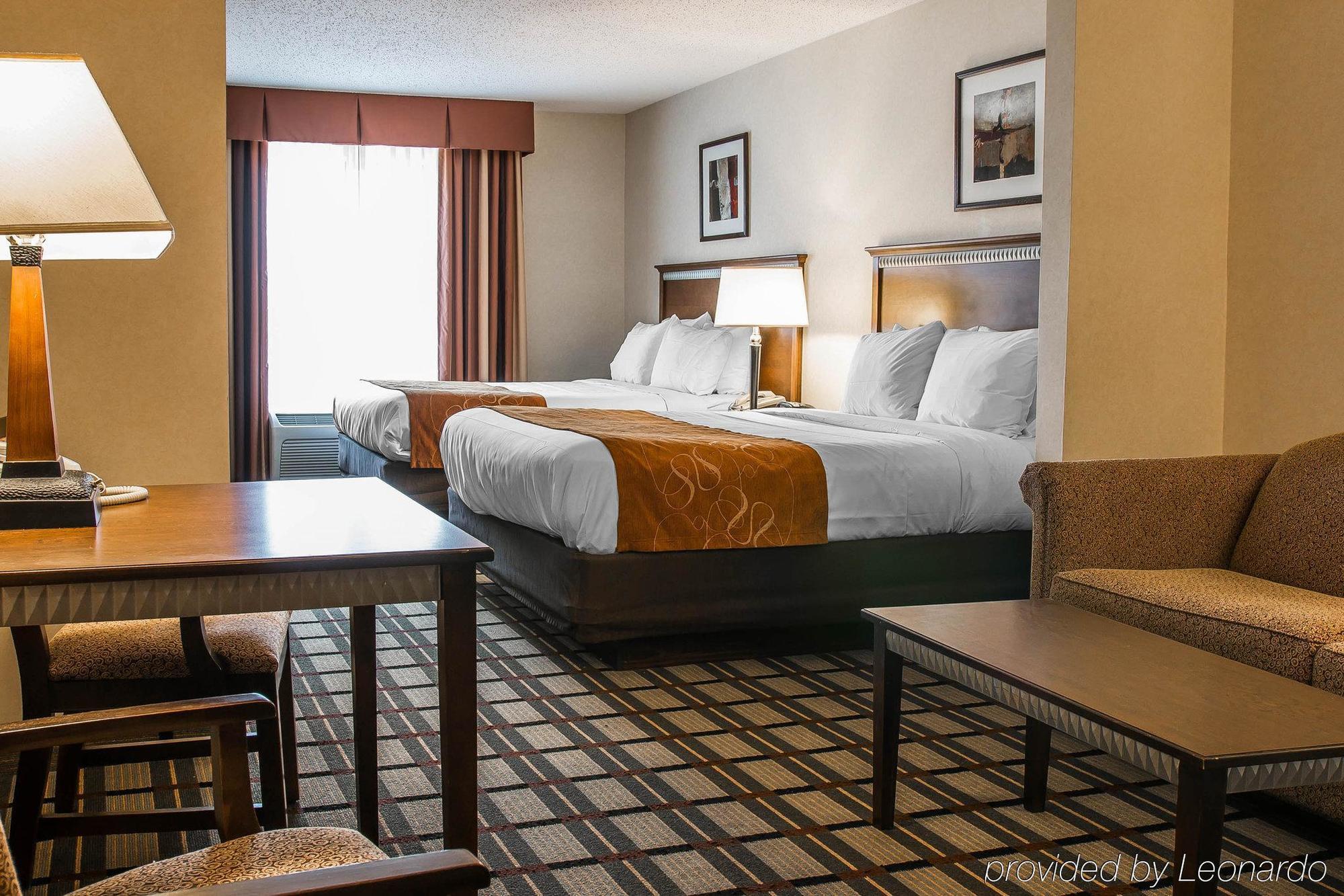 Comfort Suites South Haven Near I-96 Екстер'єр фото