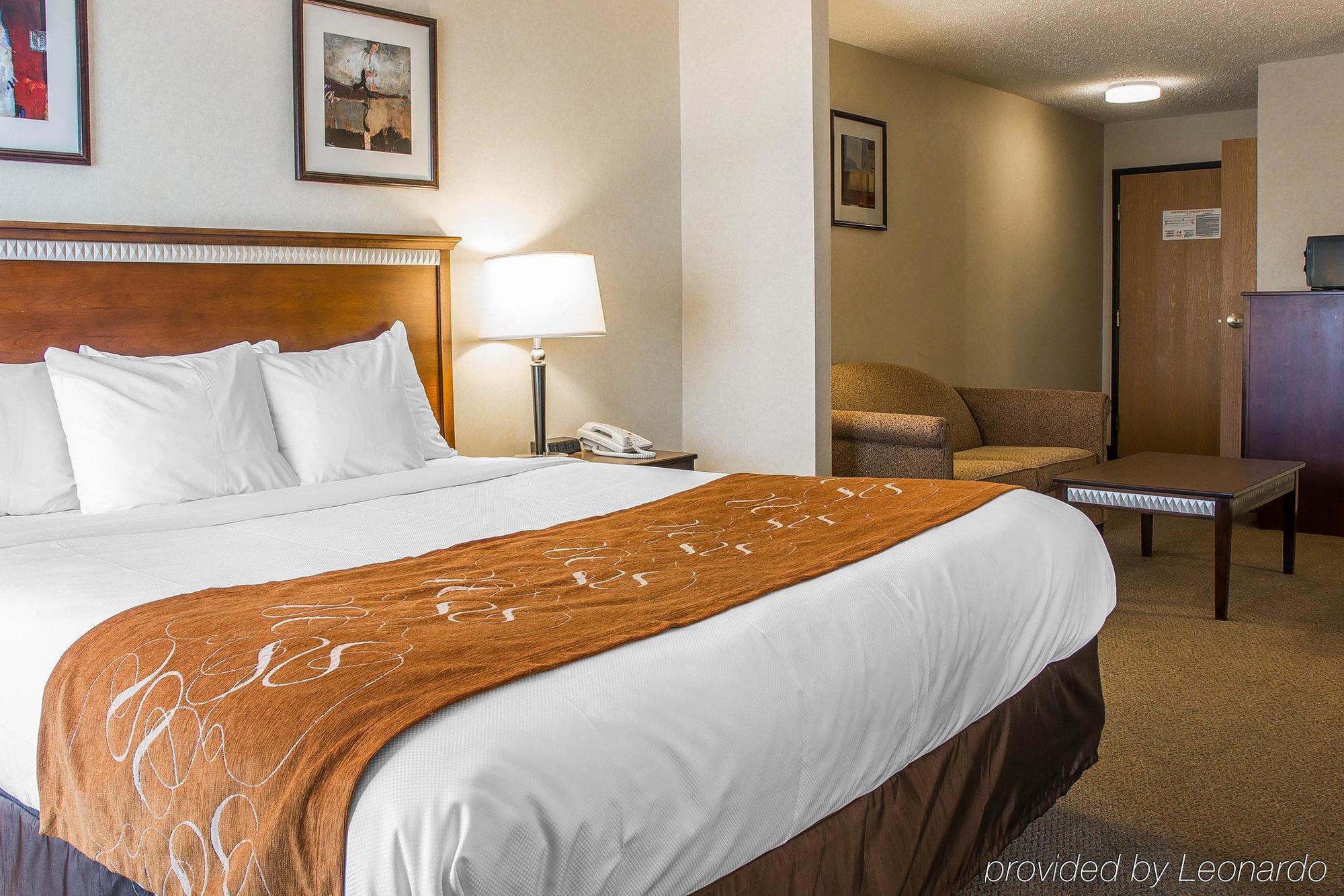 Comfort Suites South Haven Near I-96 Екстер'єр фото