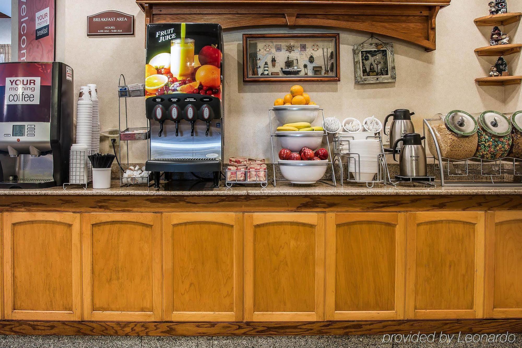 Comfort Suites South Haven Near I-96 Екстер'єр фото