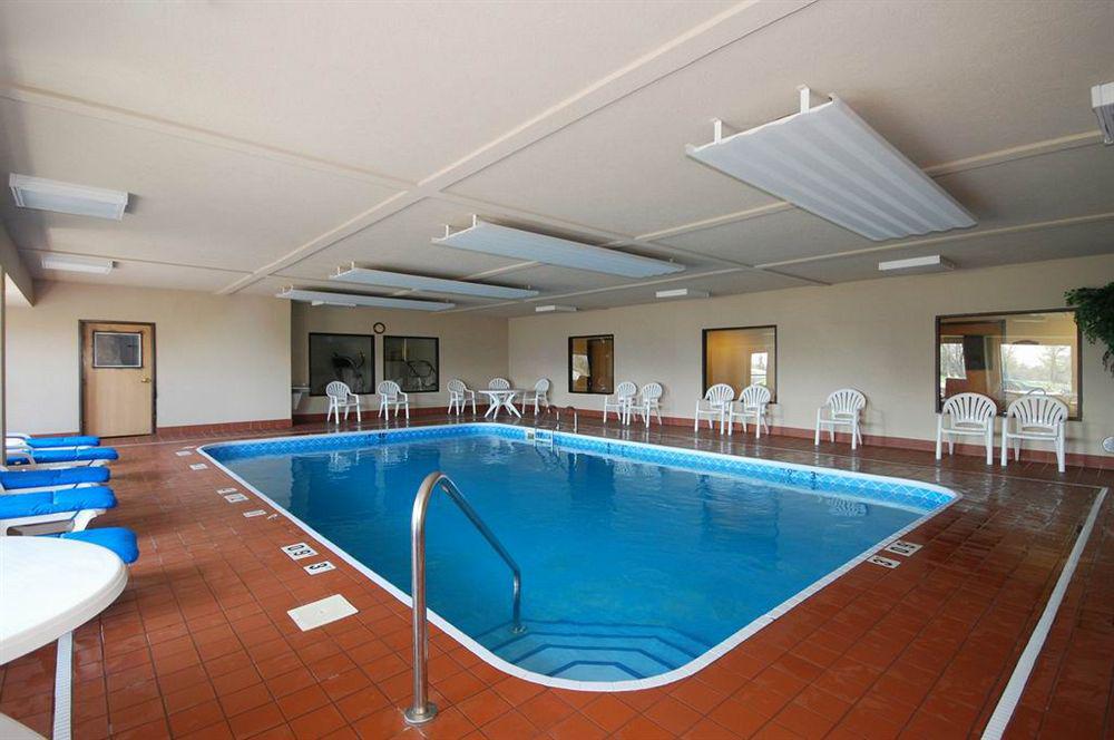 Comfort Suites South Haven Near I-96 Зручності фото
